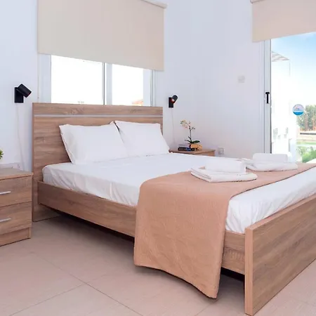 Villa Diamanta - Nissi Area Ayia Napa